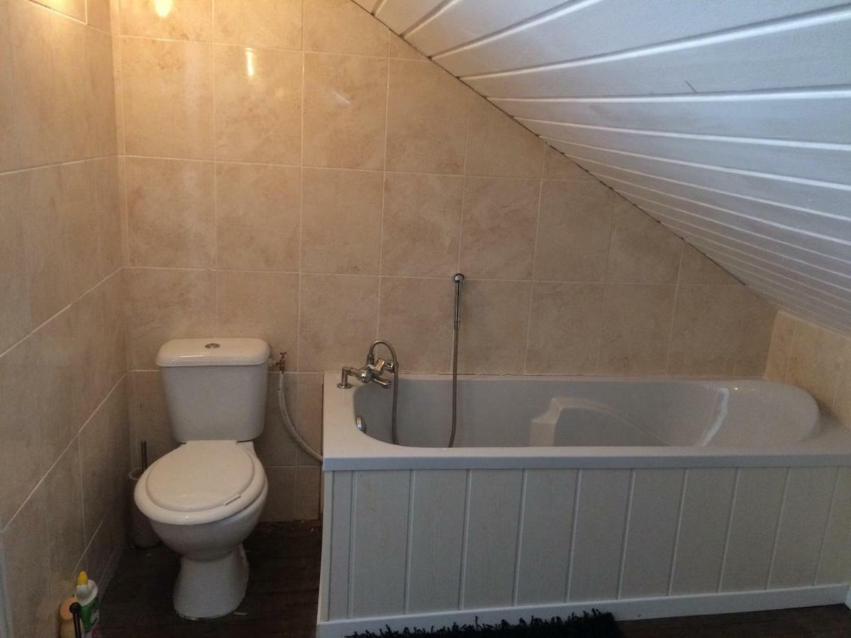 Le Petit Chateau Noyal-Pontivy Екстер'єр фото