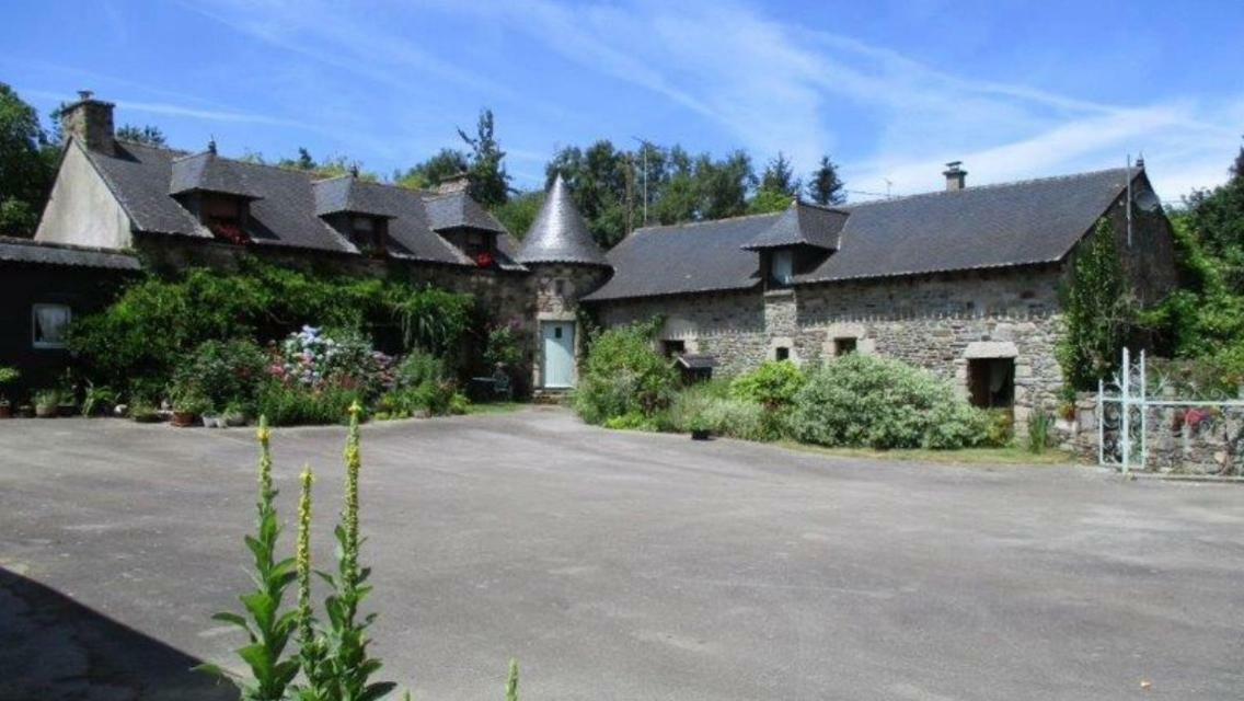 Le Petit Chateau Noyal-Pontivy Екстер'єр фото